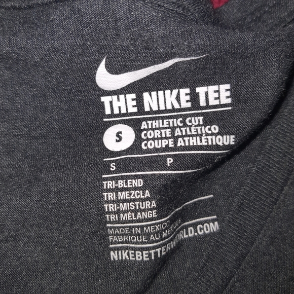 Nike Women's Panthers Tee Shirt Small - Picture 6 of 6